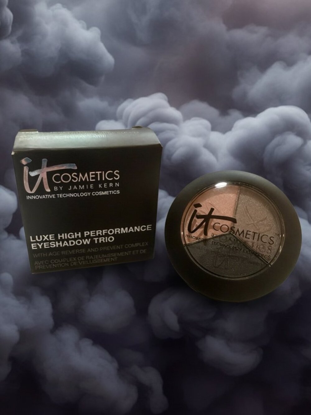 iT Cosmetics Luxe High Performance Eyeshadow Trio "Pretty in Smoke" - NEW